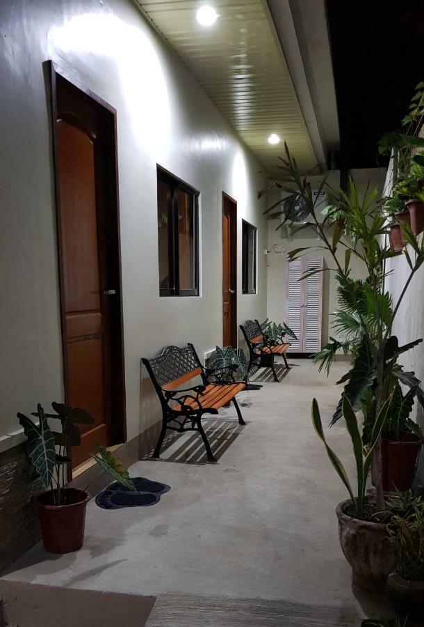 Acrige Apartelle 2-4 Pax Queen @ Heart Of Bogo City Banban Kültér fotó